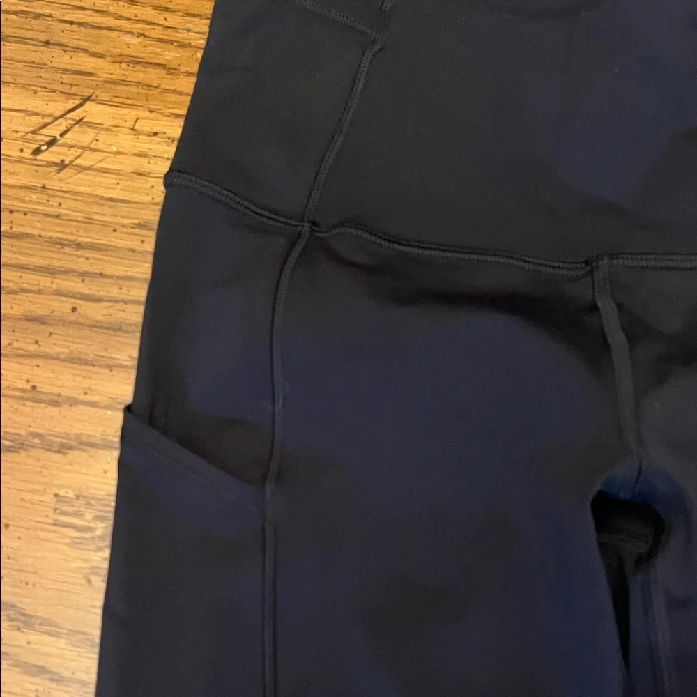 Lululemon Black High-Waisted 7/8 Leggings with‎ Reflective Detail, size 4